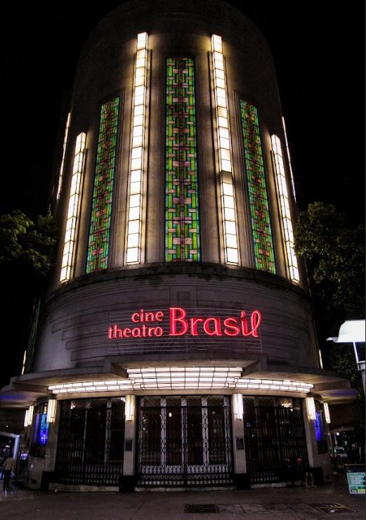 Carnavaranda”, do Cine Theatro Brasil.